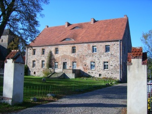 Das Feste Haus in Badingen, Foto: Klaus Euhausen, Hennigsdorf