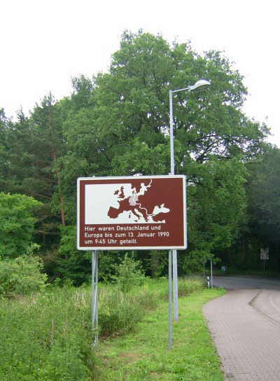 Erinnerung an die Grenzöffnung zwischen Stolpe-Süd und Berlin-Heiligensee. Foto: Klaus Euhausen, Hennigsdorf, 2012.