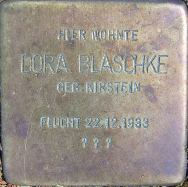 Stolperstein für Dora Blaschke. Foto: Klaus Euhausen, Hennigsdorf, 2012.